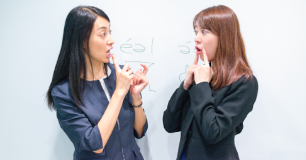 2. 英語発音指導の日本人資格者が講師としてレッスンを提供